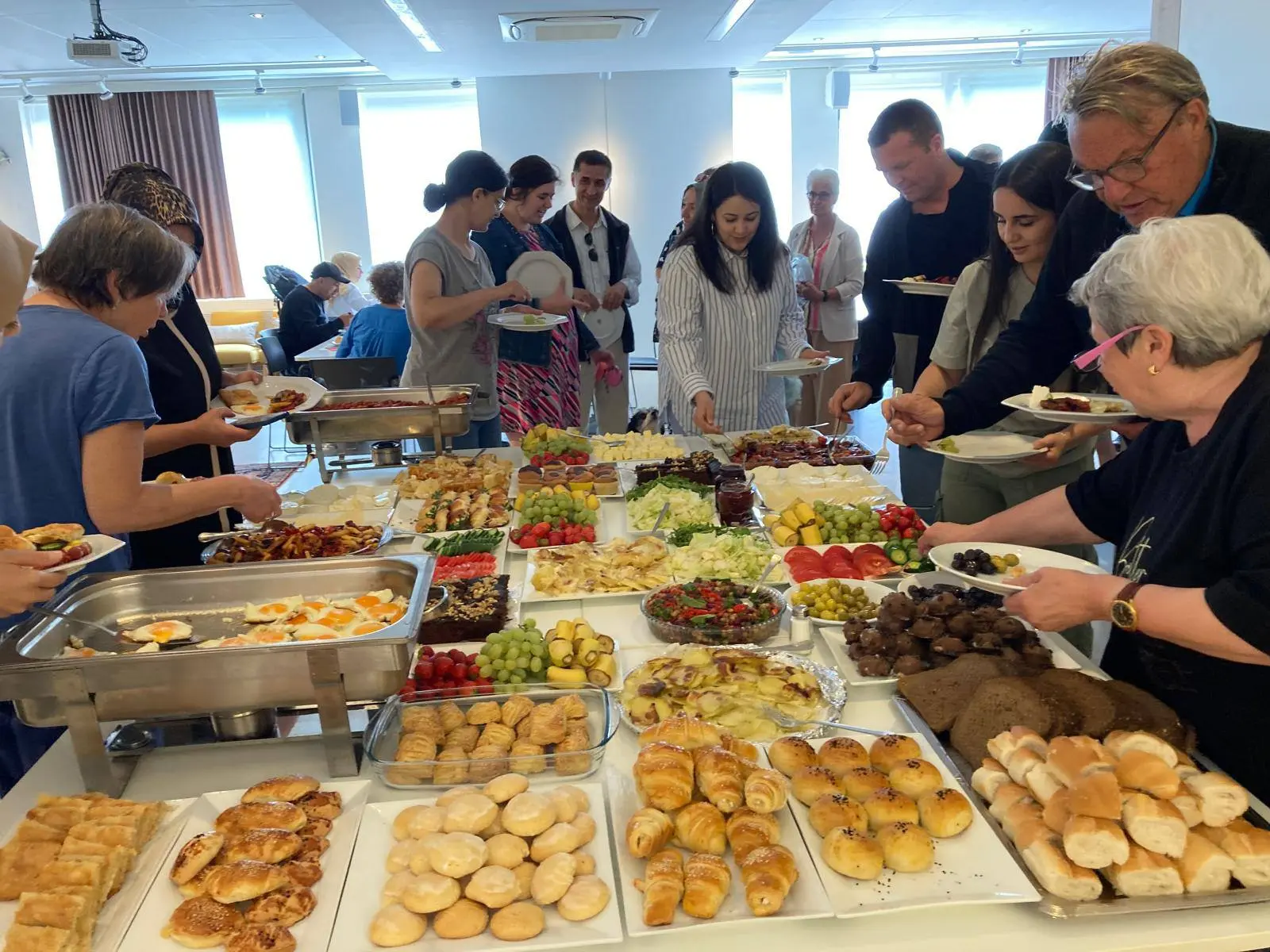 Brunch samen aan tafel Hasselt 2025 3